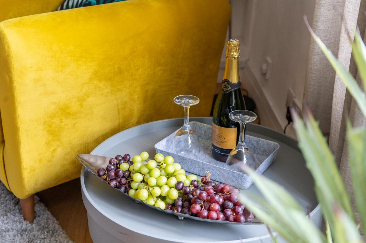 Livestay-Fabulous One Bed Apartments On Covent Garden Лондон Экстерьер фото